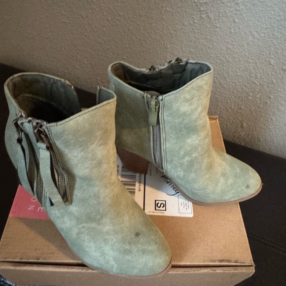 Women's Olive Ankle Boots - Picture 2 of 7